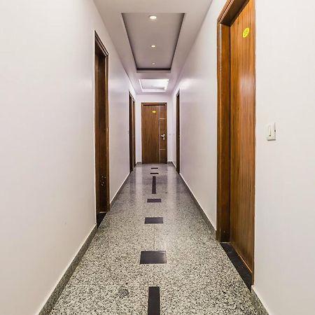 Hotel O Sehej Continental Ню Делхи Екстериор снимка