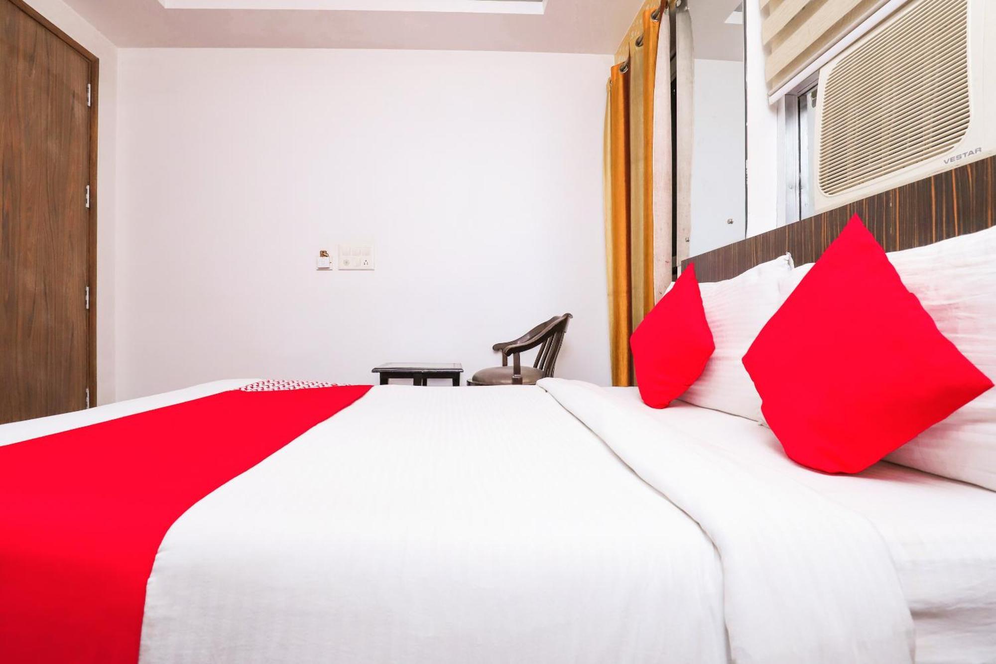 Hotel O Sehej Continental Ню Делхи Екстериор снимка