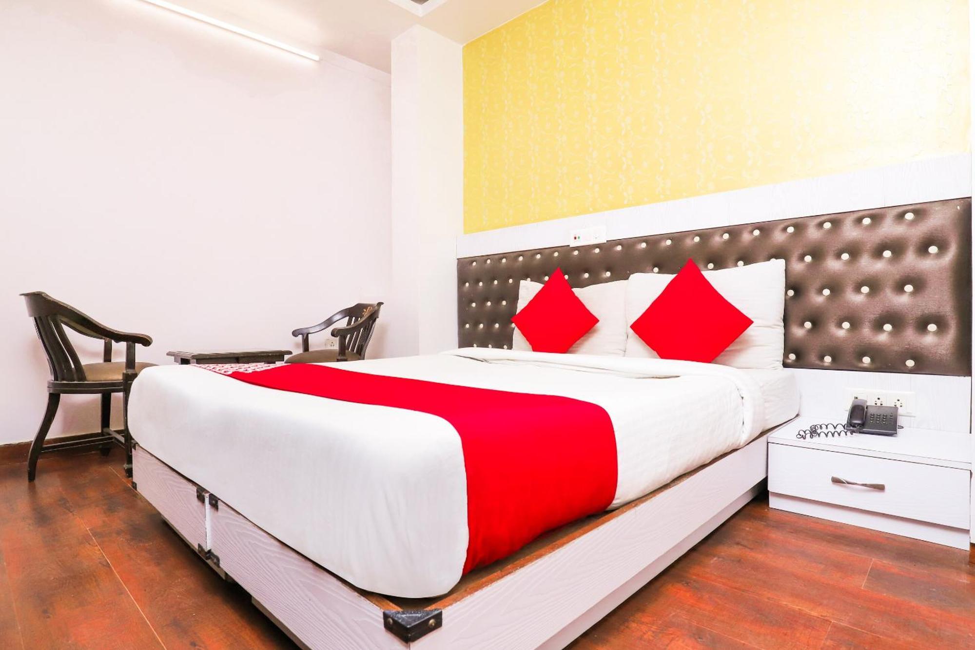 Hotel O Sehej Continental Ню Делхи Екстериор снимка